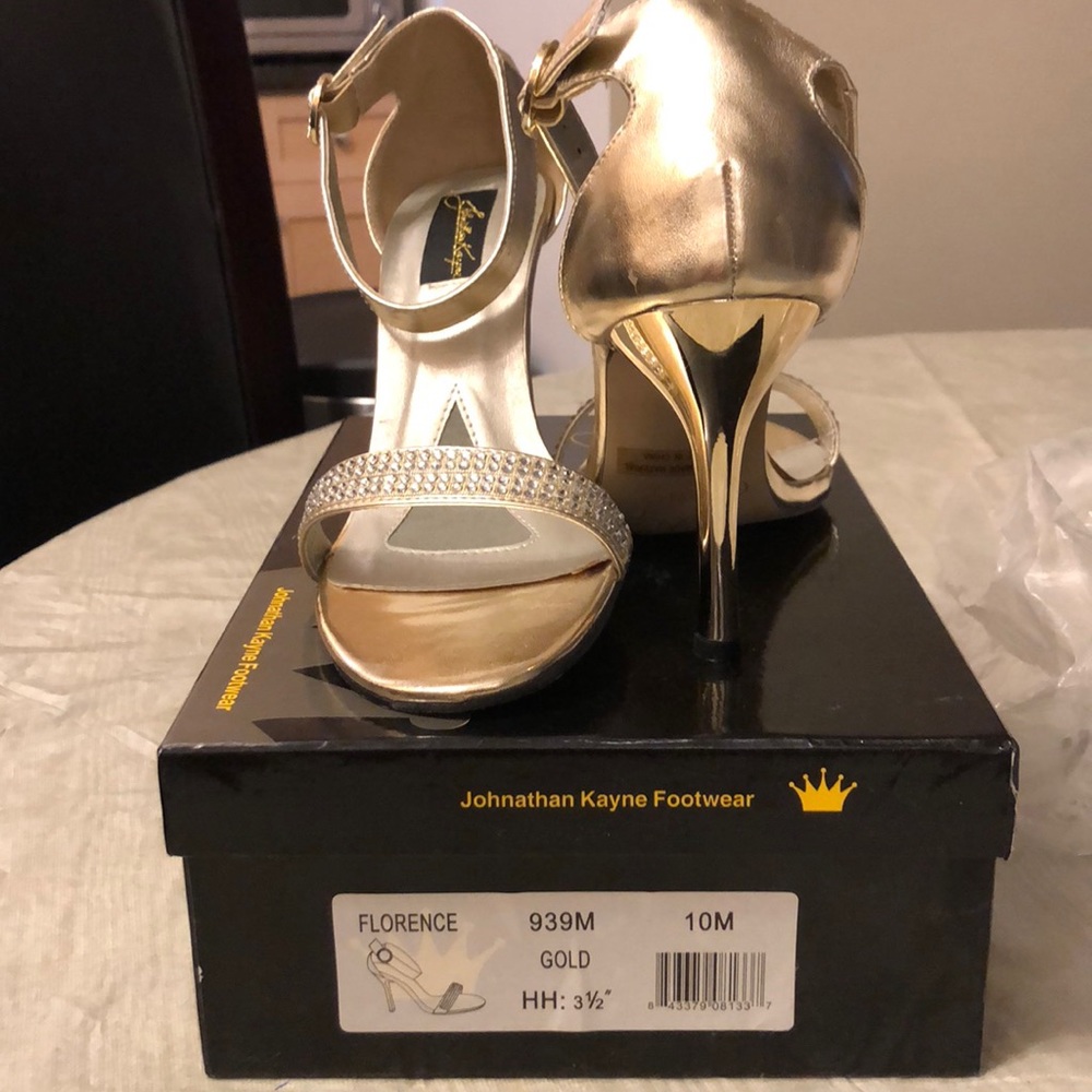 Johnathan kayne size 10m high heels